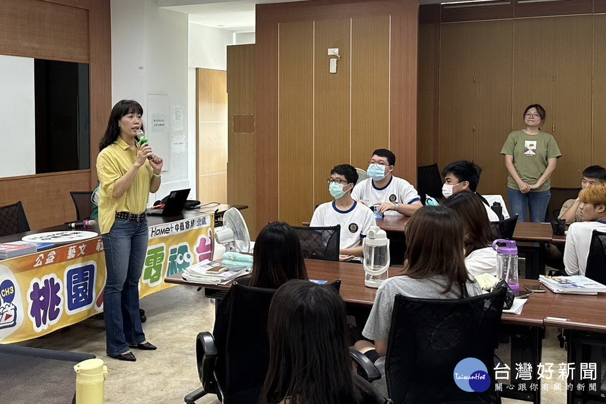 中嘉寬頻北健總經理許巧妮分享媒體識讀。<br /><br /> 