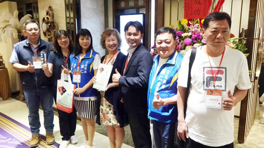 ▲首屆台中市原民觀光產業論壇於今天下午在葳格國際會議中心隆重舉行,邀請學者教授對原民文化產業進行交流與分享,具體扶植台灣原住產業的發展。(記者林明佑攝)