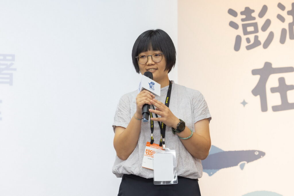 漁業署科長鄭又華於現場鼓勵民眾支持在地漁產，打造吃在地大魚的台式食魚文化。