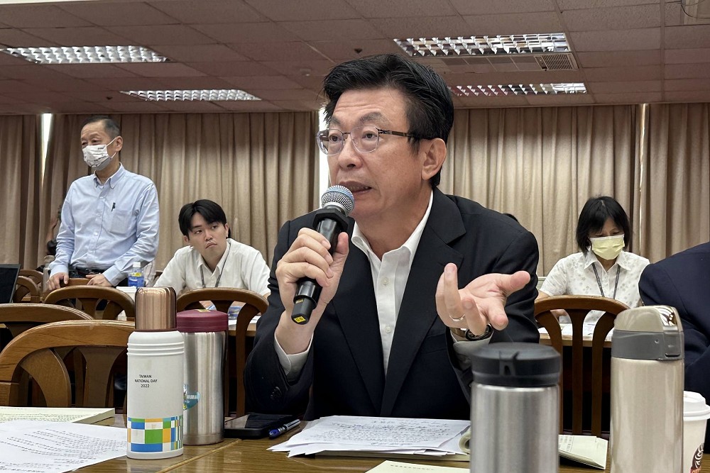 指民眾黨《財劃法》修法有瑕疵 郭國文:減少中央稅源約4417億元 216 指民眾黨《財劃法》修法有瑕疵 郭國文:減少中央稅源約4417億元 215