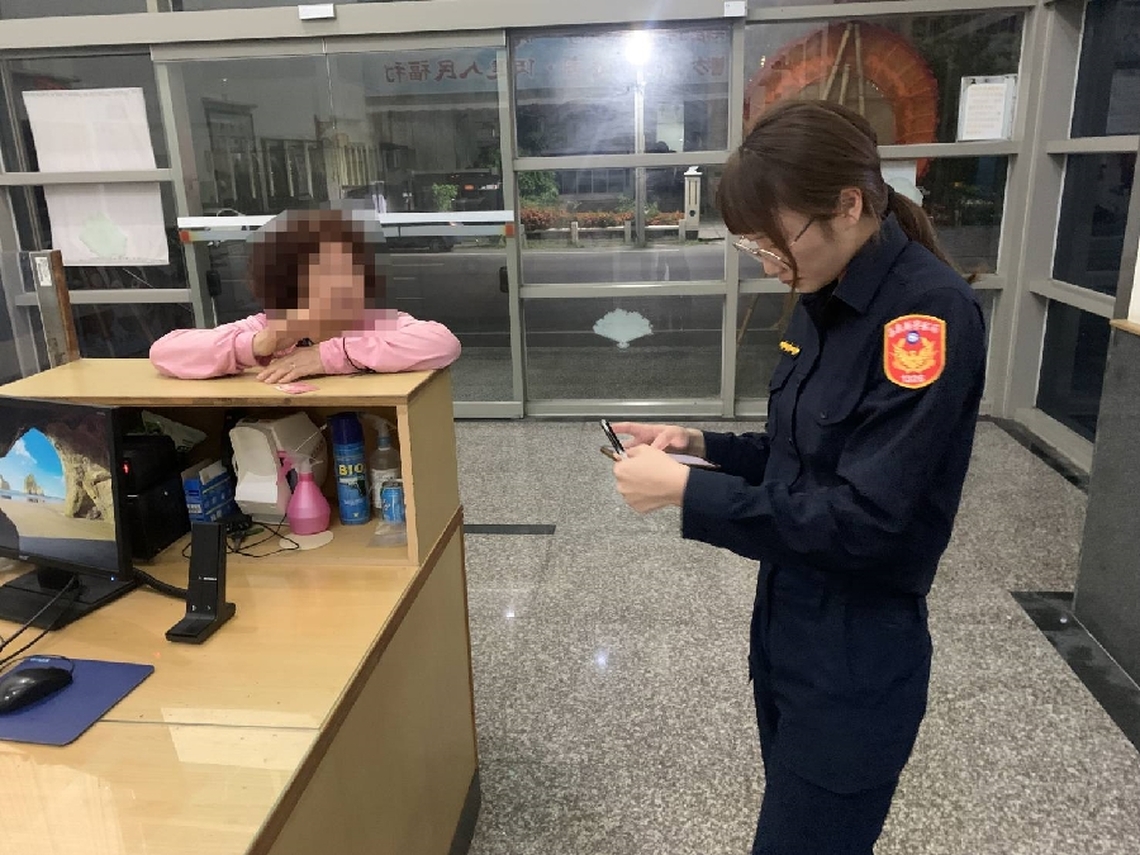民眾心臟不適發抖求救 直衝派出所 嘉縣布袋警員立即協助通報救護送醫!