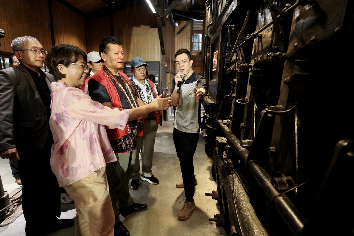 小火車登山的中繼站 古蹟「奮起湖車庫」承載山林百年記憶 榮光再現