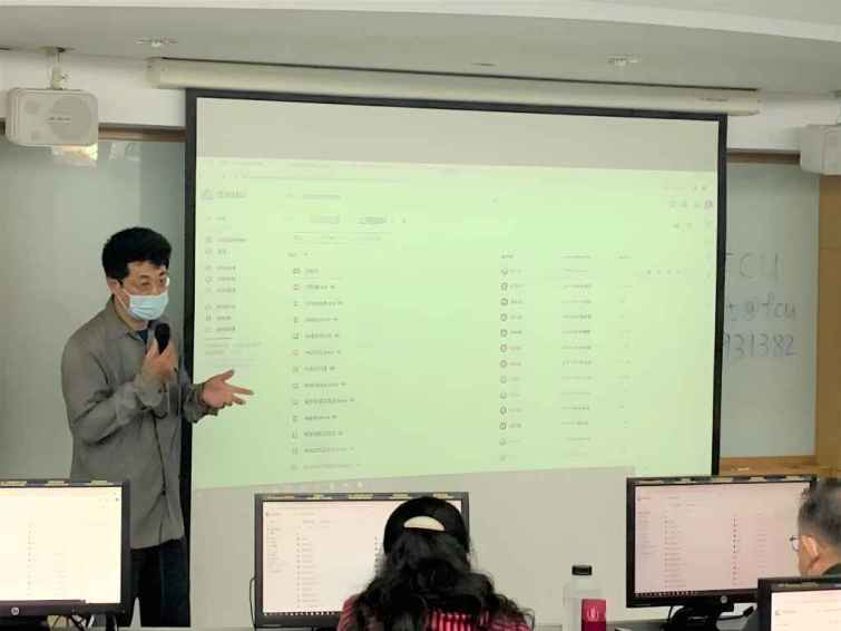 ▲學員張志誠分享ChatGPT實作結果。（中彰投分署提供）