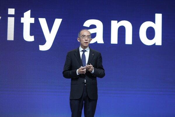 ZTE CEO Xu Ziyang delivering the speech titled "Ingenuity for Solid Foundation, Openness for Win-Win" at the "AI First" session ZTE CEO Xu Ziyang delivering the speech titled "Ingenuity for Solid Foundation, Openness for Win-Win" at the "AI First" session