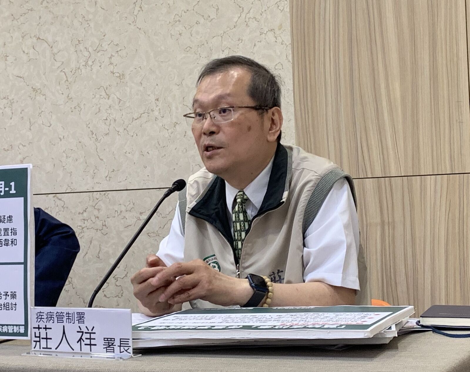 7月單週恐破10萬感染「嚴重度超過前一波」 莊人祥:不恢復口罩令 226 7月單週恐破10萬感染「嚴重度超過前一波」 莊人祥:不恢復口罩令 225