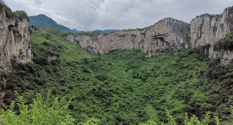 可能是霧和山的圖像