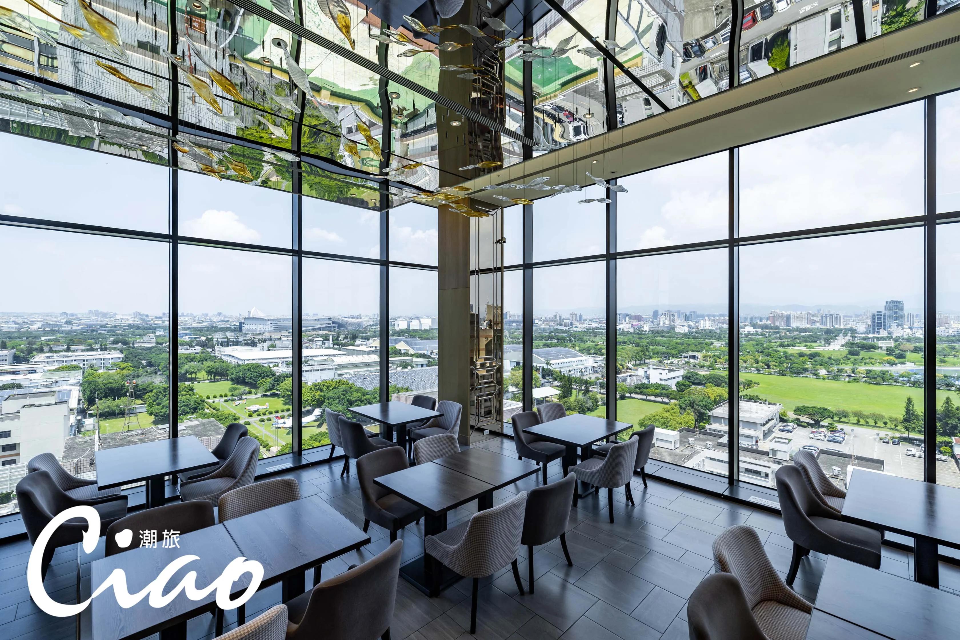 【浮雲客棧】雲百匯自助餐廳180度一攬台中市高空美景。