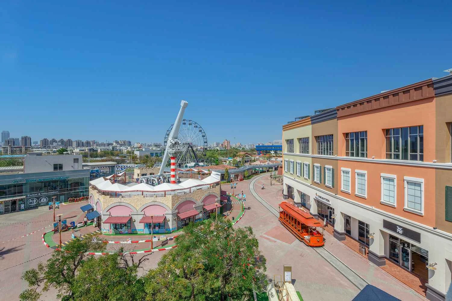 【skm Park Outlets】陽光藍天購物玩樂一應俱全的度假勝地。