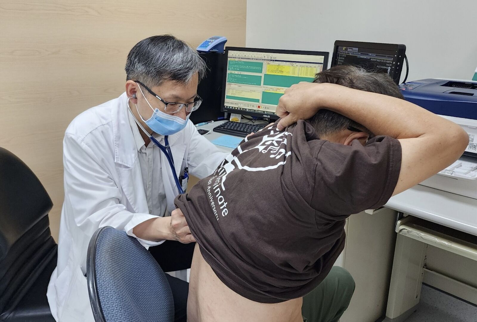 「呼吸像溺水」倒在醫院門診 55歲的他竟因這病造成心衰竭 237