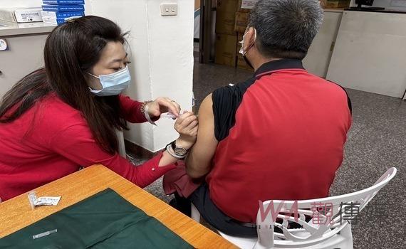 國內流感及COVID-19疫情持續升溫 中市衛生局:籲請市民落實自我保護