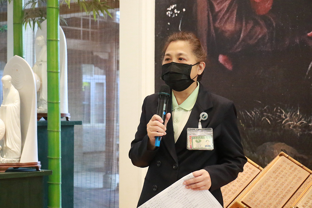 莊淑婷副院長勉勵大家發揮慈濟精神,透過清掃環境淨化內心。