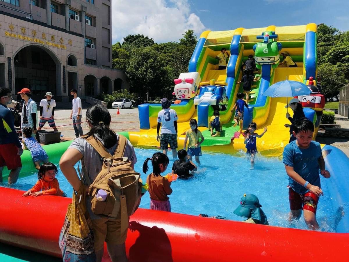 歡樂又消暑！　中市地稅局租稅宣導 結合 「泡泡水樂園」人氣旺