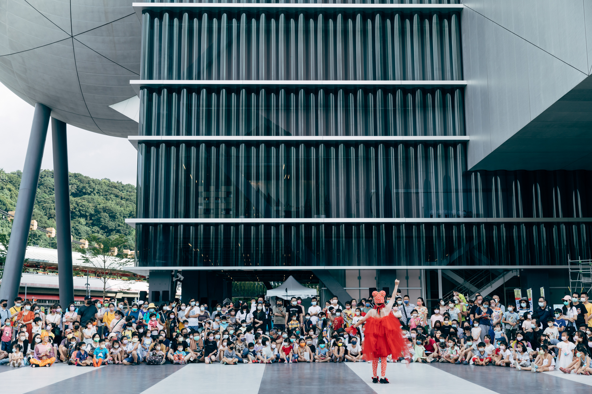 行之有年的台北兒童藝術節,近年推出的「藝術樂園」受到大眾熱烈的歡迎。圖為2022年演出現場。圖/台北表演藝術中心提供,蔡耀徵攝影。