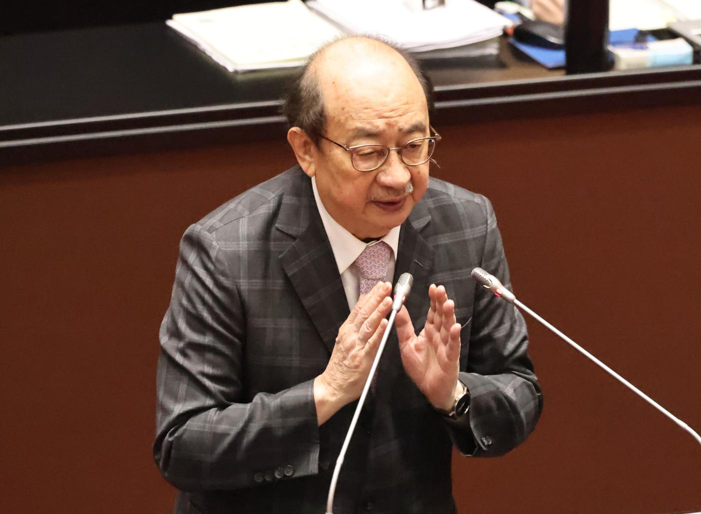 針對朱立倫有關藍綠白國會改革版本相同的說法,柯建銘怒轟是詐騙集團。資料照片/林啟弘攝