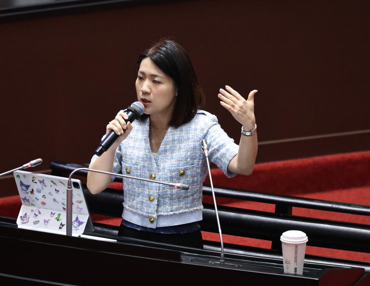 對於《菱傳媒》民調顯示,「本身愛詐騙」排名第2,徐巧芯回應直呼是無妄之災。資料照片/林啟弘攝