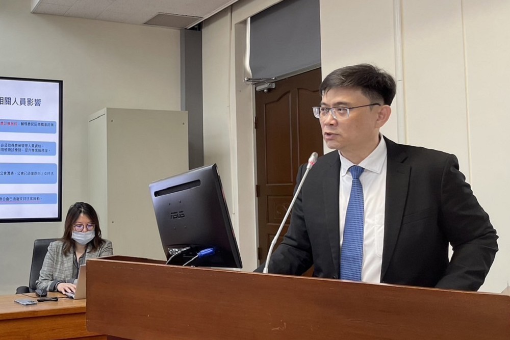 核能延役修法下周排審 賴瑞隆籲藍白:須審慎評估勿倉促通過 252 核能延役修法下周排審 賴瑞隆籲藍白:須審慎評估勿倉促通過 251
