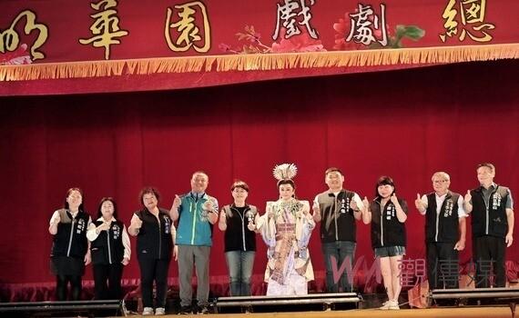 孫翠鳳《貓神》傳統戲曲尬爵士 文化局:六千觀眾嗨翻中市大甲體育場