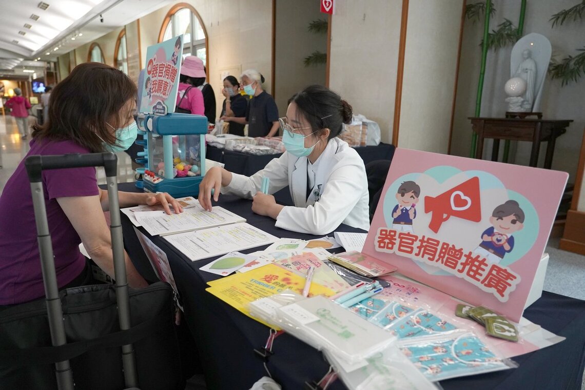台中慈濟器捐宣導周 捐贈者家屬簽卡續大愛