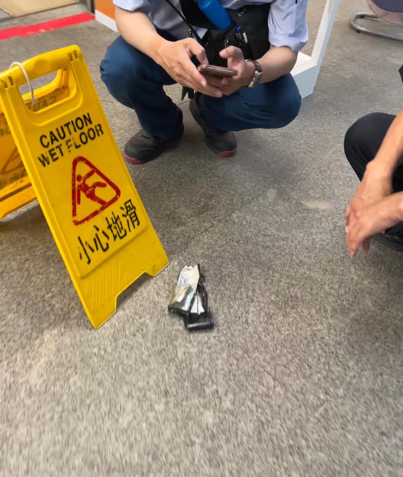▲高雄車站有民眾行動電源突自燃（圖: 翻攝 高雄美食走跳-刁嘴公主 臉書粉專）