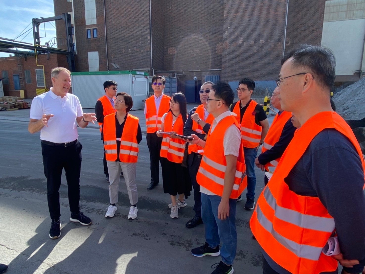 ▲彰化縣長王惠美率團參訪德國瑞曼迪斯集團,探討廢棄物再利用與碳排減少。(彰化縣政府提供)