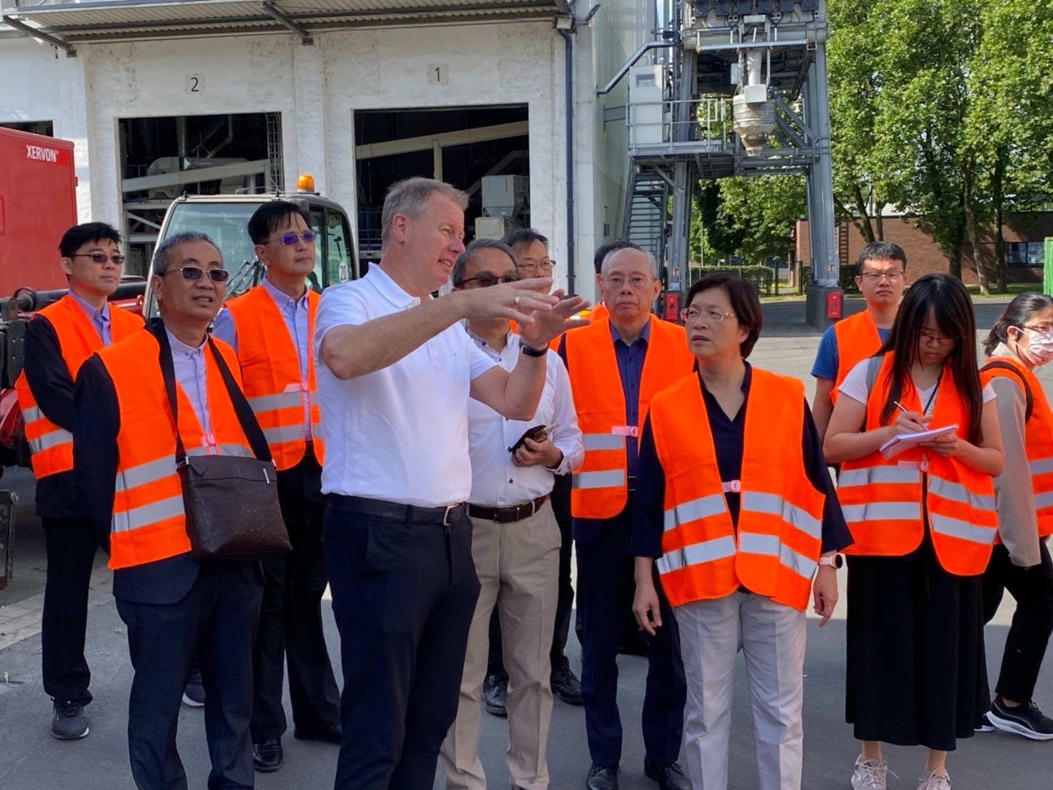 ▲彰化縣長王惠美率團參訪德國瑞曼迪斯集團，探討廢棄物再利用與碳排減少。（彰化縣政府提供）