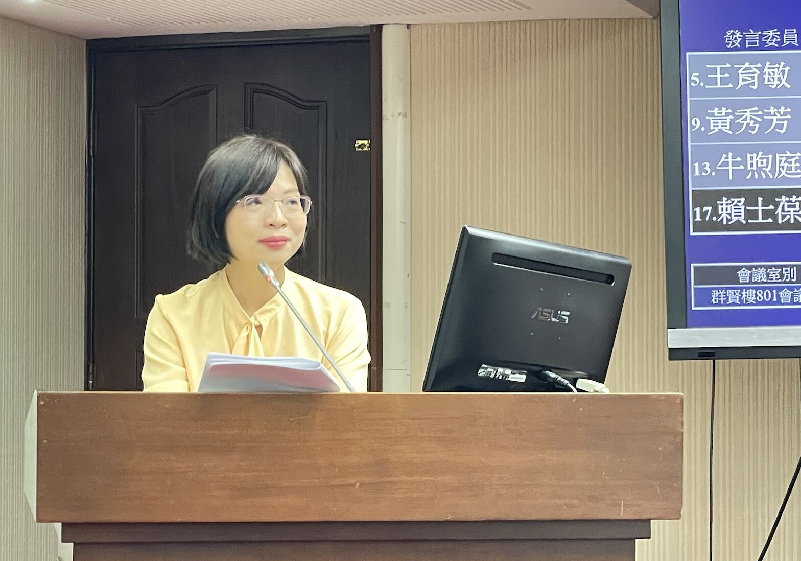 綠委批「6千掛號費優先排病床」亂象 衛福部長自爆:我台大看病有優惠 216 綠委批「6千掛號費優先排病床」亂象 衛福部長自爆:我台大看病有優惠 215