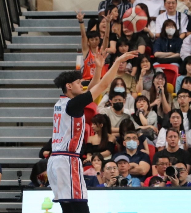 ▲選秀狀元張鎮衙出戰兩季69場，平均每場5分，遭到球隊釋出。（記者魏冠中攝）