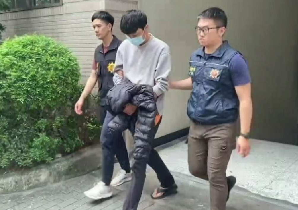 警方移送顏姓主嫌。(記者徐煜勝翻攝)