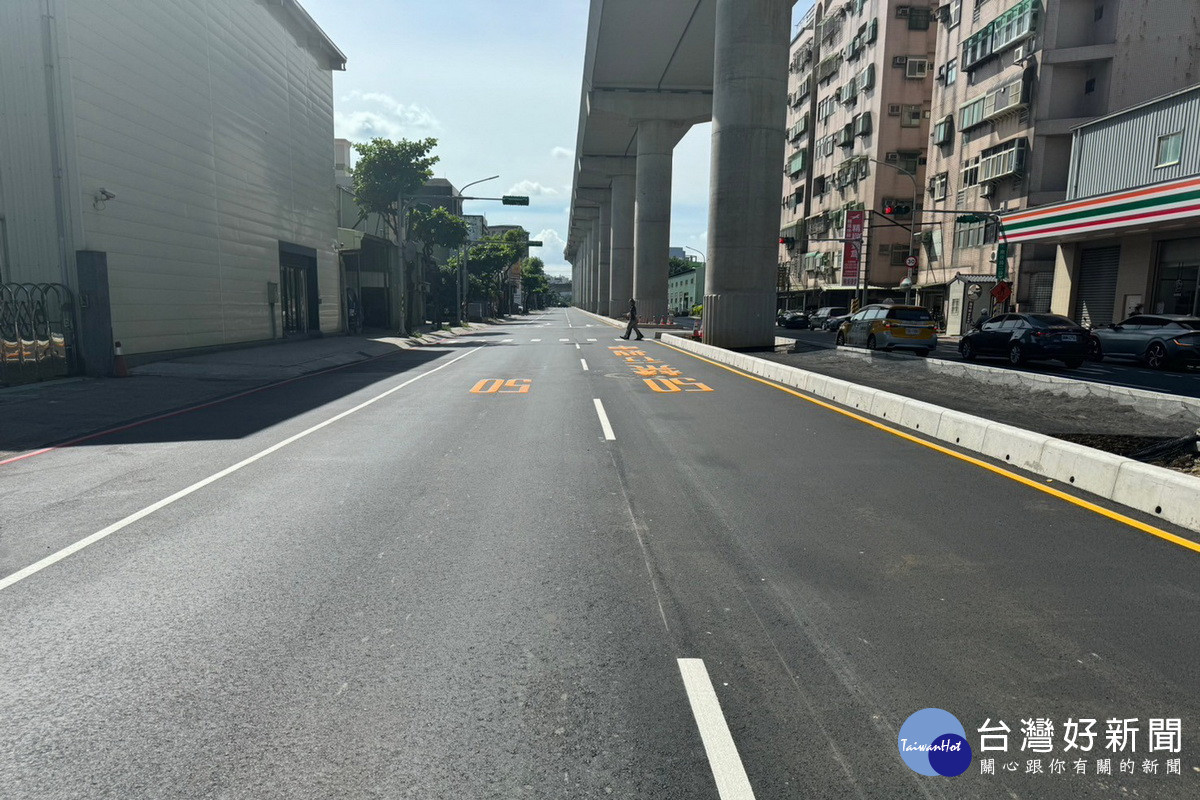 蘆竹區南崁路二段捷運高架橋完工，全線六車道開放通行。<br /><br /> 