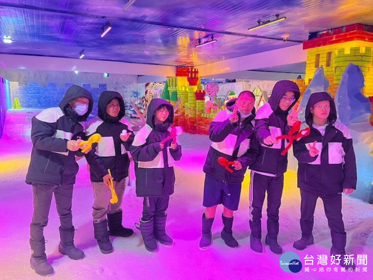 唐寶寶遊異想新樂園。林重鎣