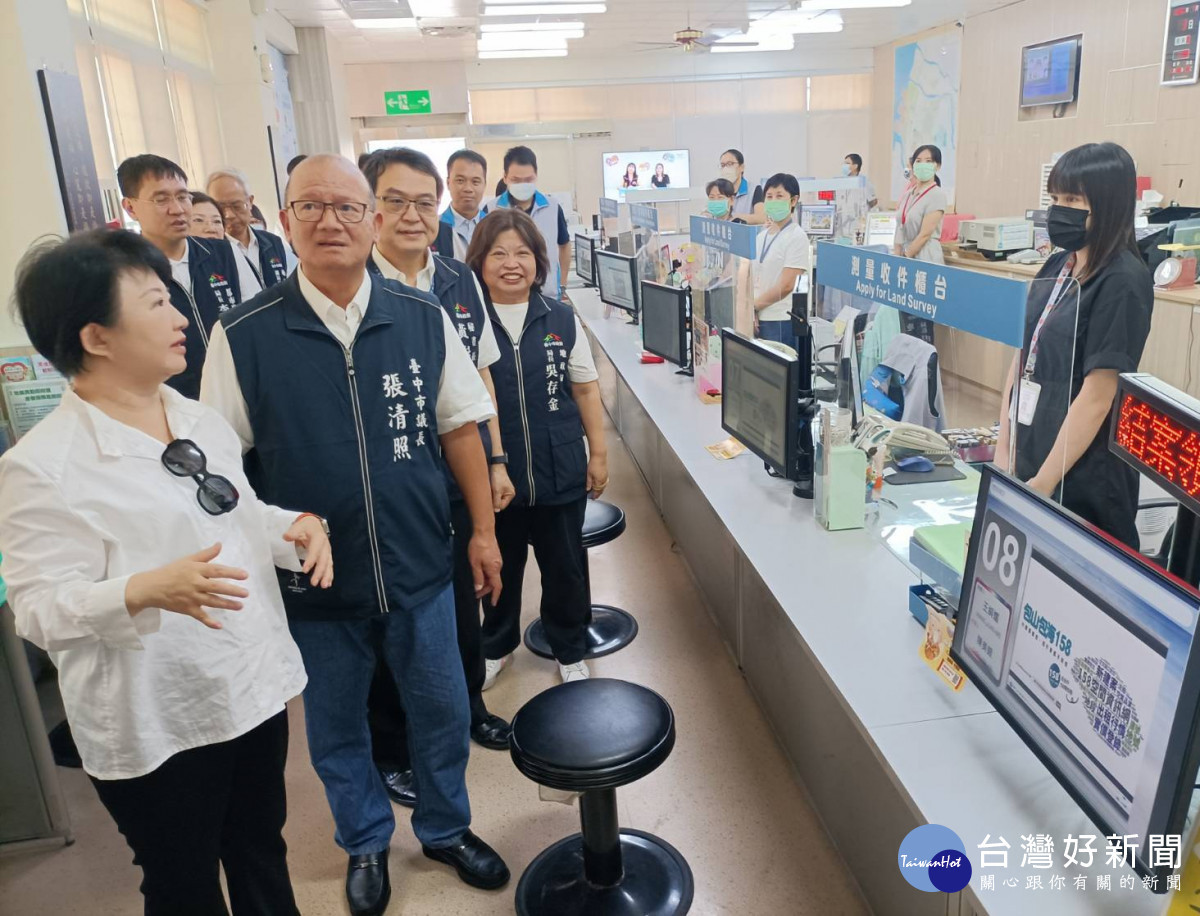 清水地政事務所早被認定是危險建築,仍有近90名員工在此上班。