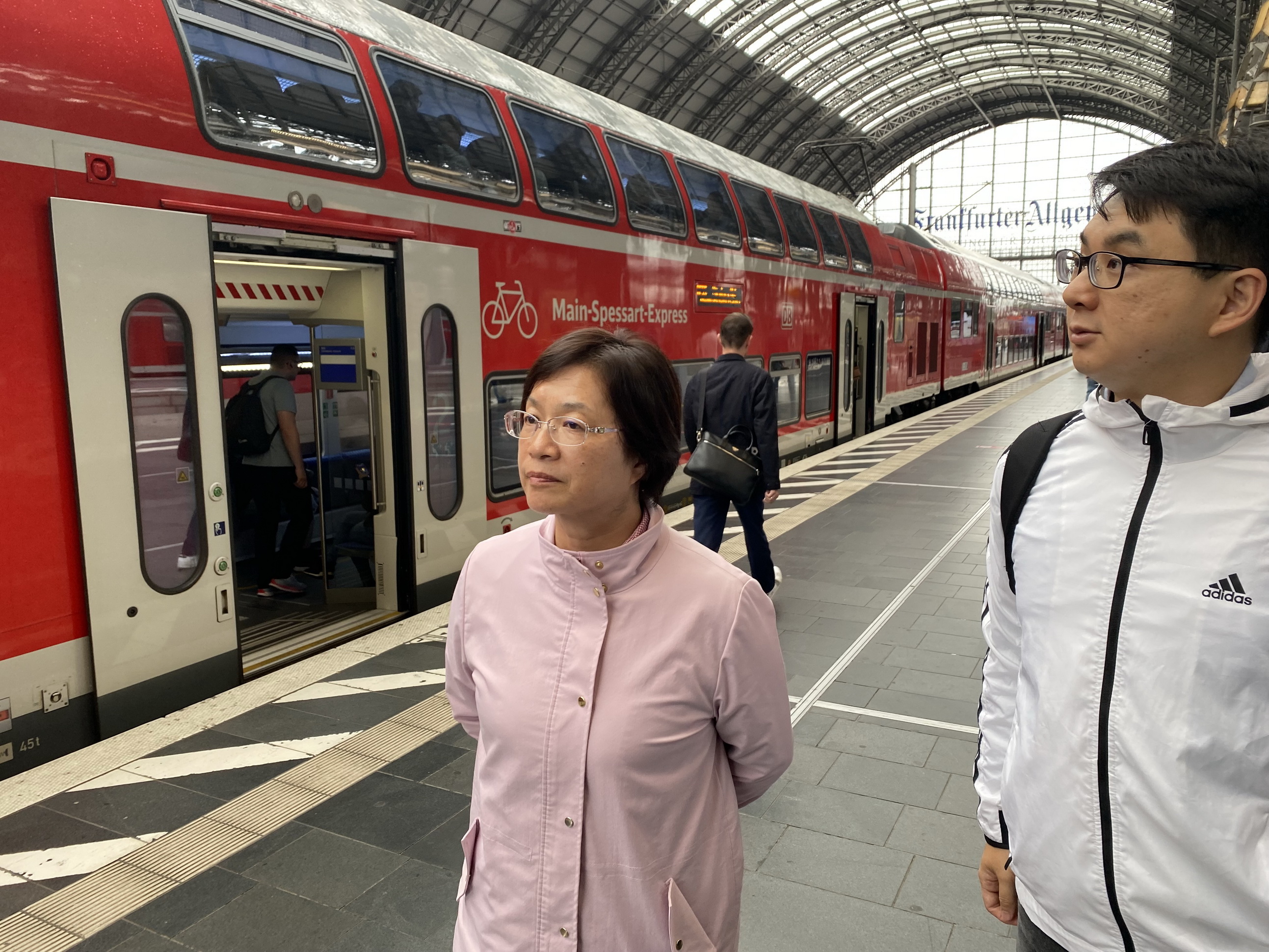 ▲彰化縣長王惠美率團參訪德國,借鏡海德堡與法蘭克福公共運輸經驗,推動彰化軌道交通永續發展。(彰化縣府提供)
