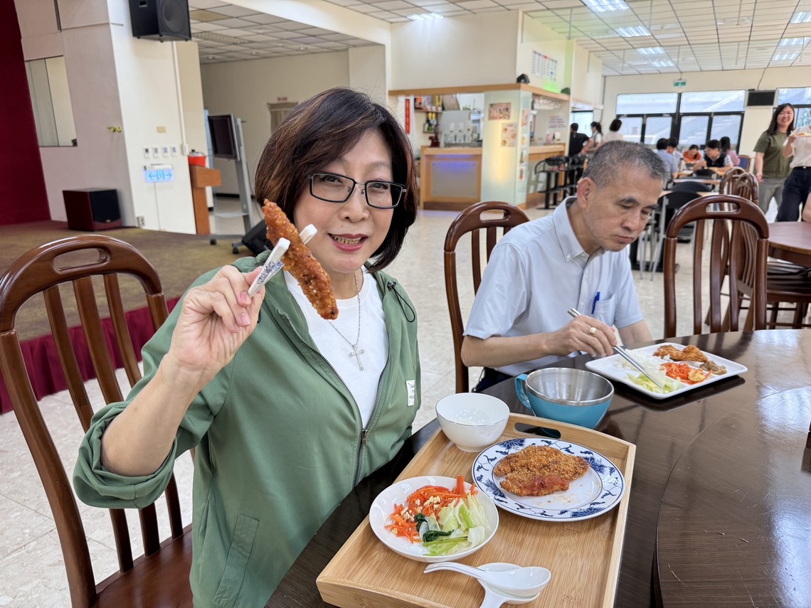 漾新聞|議會員工餐廳重新開張 首賣開紅盤 議長大請客！