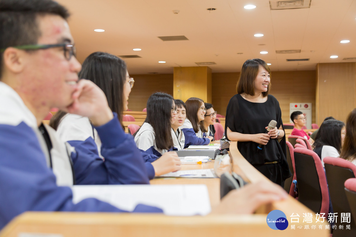 大專生參與學術研究計畫,國立暨南國際大學大放異彩。(圖/暨大提供)