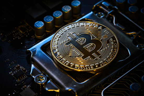 比特幣摔破5.8萬美元跌勢仍未歇!分析師們如何解讀?