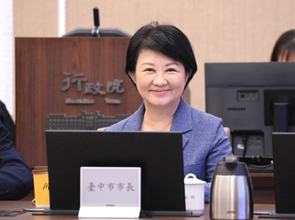 感謝交通部通過台中機捷可行性研究 盧秀燕市長力邀卓院長、李部長至鍋烤節享用美食