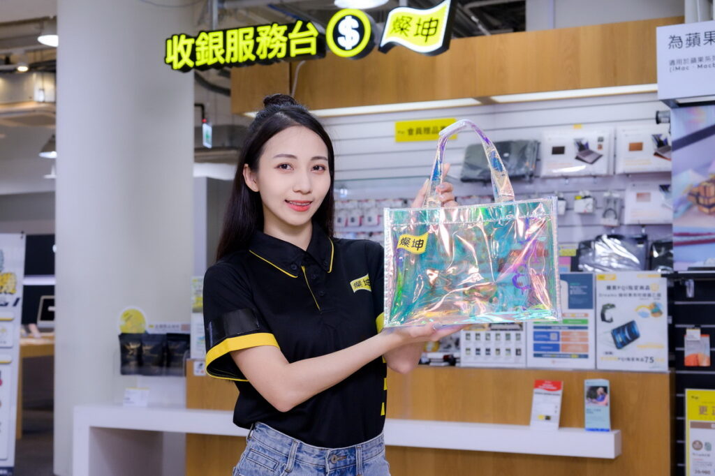 3C家電神卡「台新燦坤聯名卡」獨享最高回饋8%,來店消費滿額贈專屬來店禮。(燦坤提供)