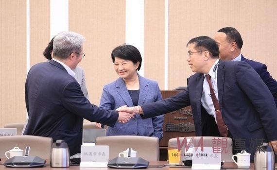 交通部通過台中機捷可行性研究 盧秀燕力邀卓榮泰、李孟諺至鍋烤節享用美食