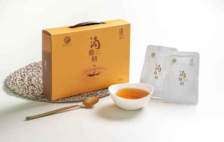 ▲新品上市「台中福華滴雞精禮盒」(售價1580元)。（台中福華大飯店提供）