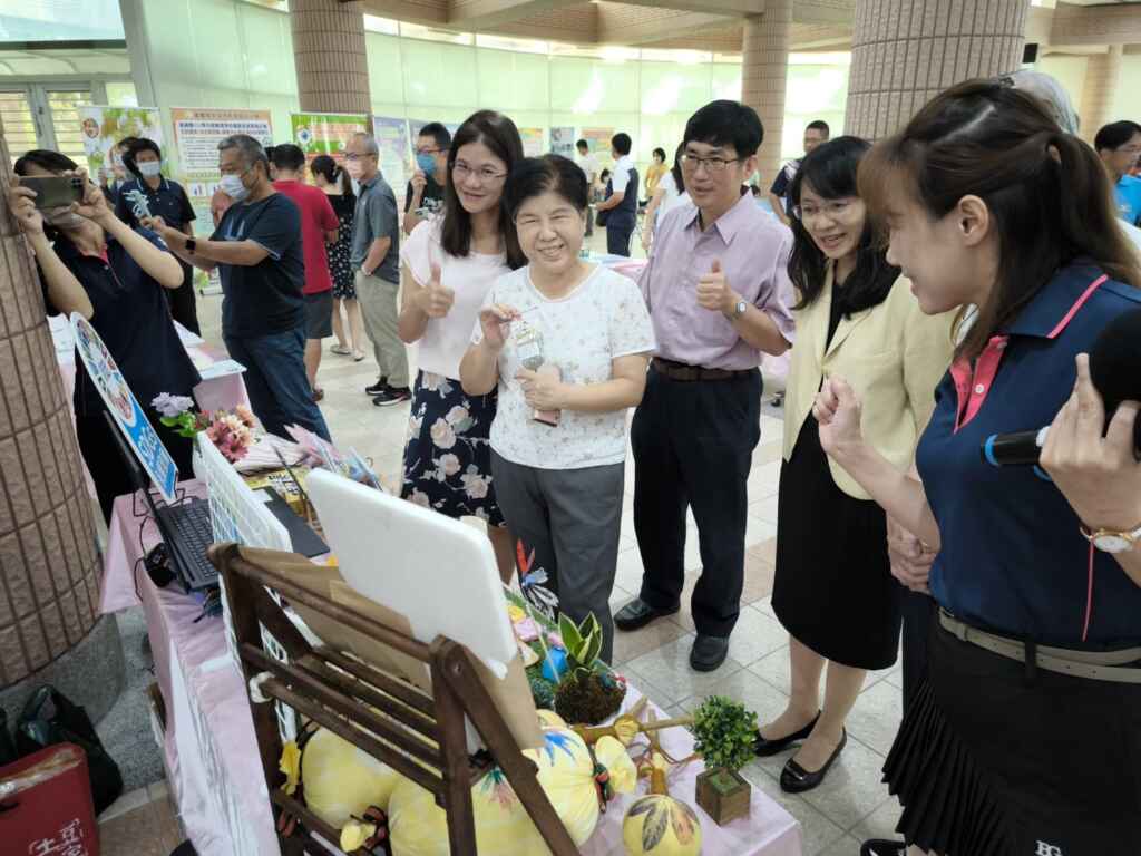 ▲嘉義獲最高評比「卓越縣市」,連續四年勇奪佳績,在健康體位、視力及口腔保健績優學校遴選也獲得特優佳績。(嘉義縣政府提供)