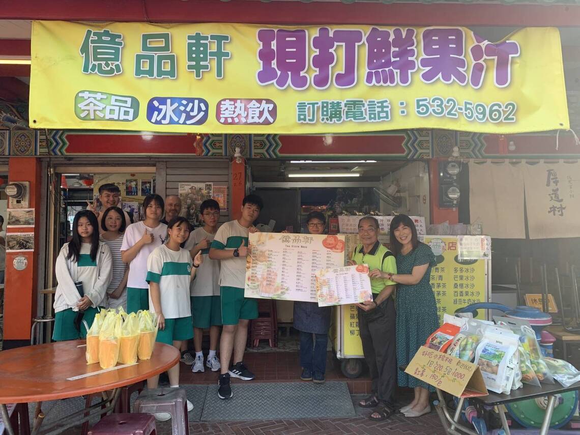 漾新聞|設計雙語藝術菜單 壽山國中讓代天宮夜市烙英文嘛也通!