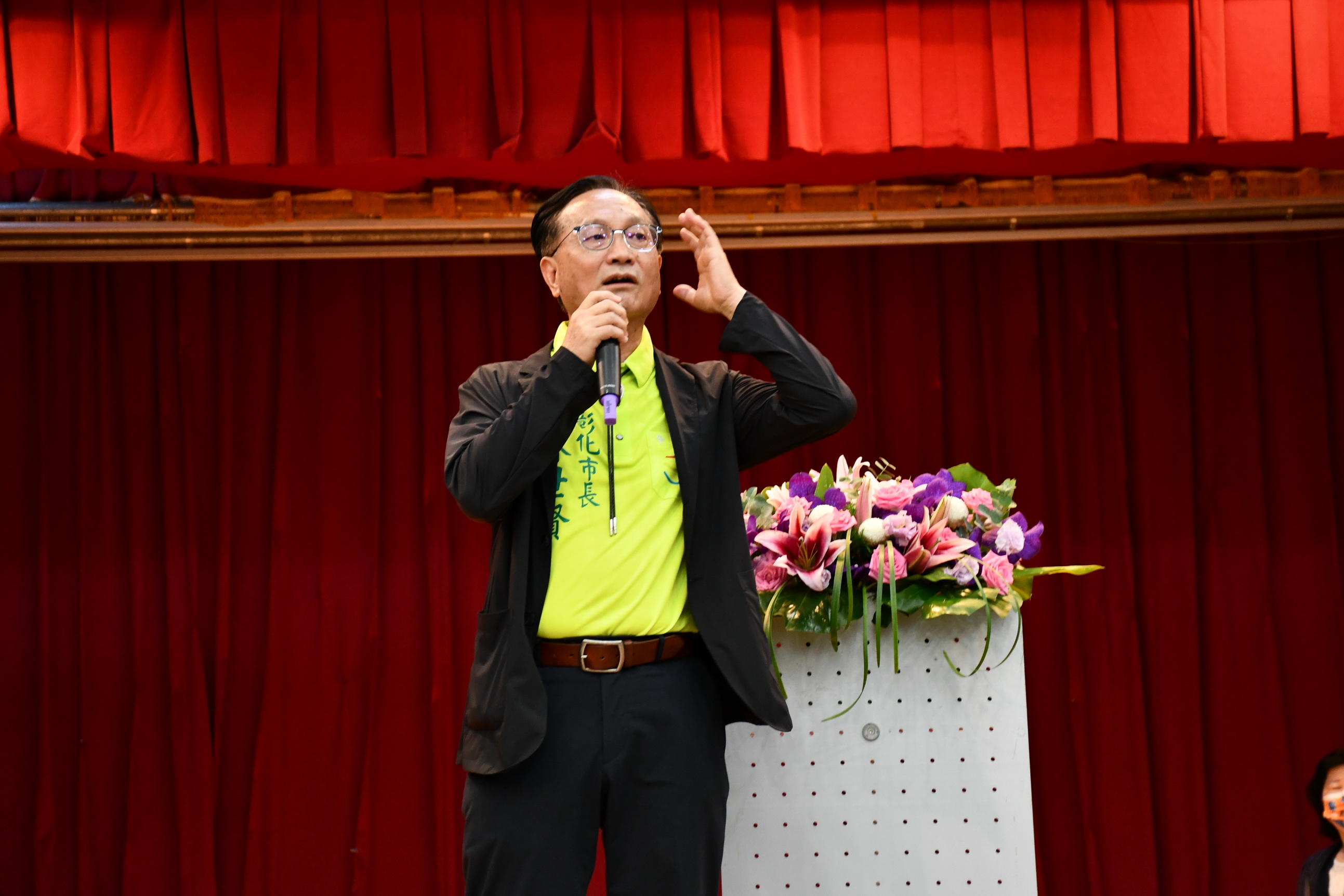 ▲市長林世賢除稱讚大家活到老、學到老,更鼓勵大家也要學習目前正夯的AI,他並指示社會課研議加開AI課程。(記者張溎壕攝)