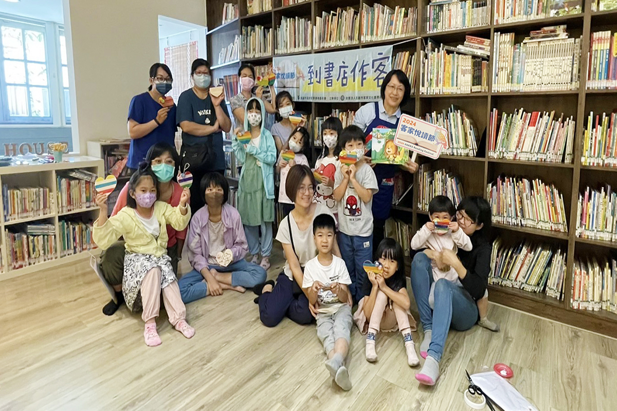 ▲活動開跑吸引了許多客籍家庭及非客籍的民眾參與。(圖/客委會提供)