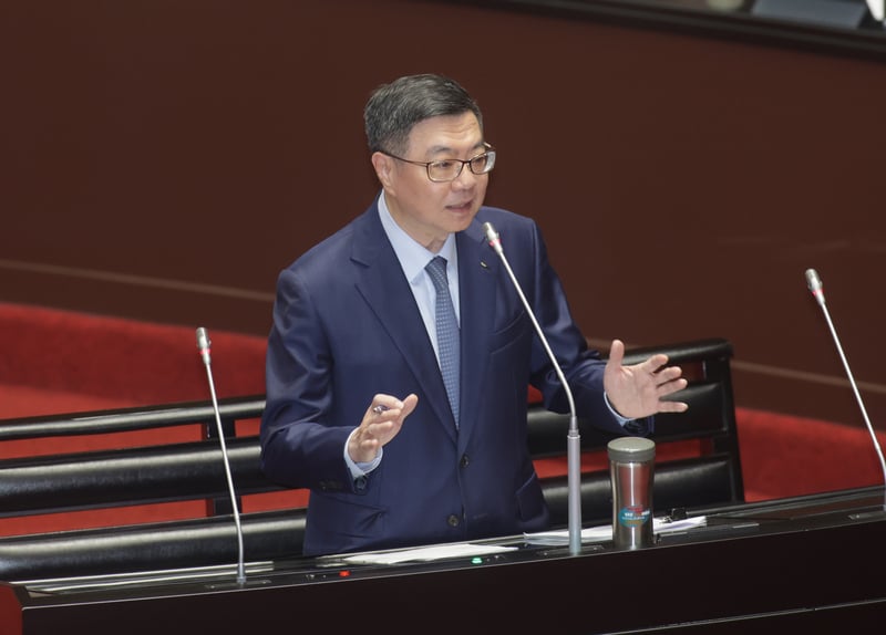 行政院長卓榮泰9日表示,接續6月25日開始的綠能掃黑專案、貪瀆專案,今天開始就會執行全國同步掃黑和肅貪行動專案。