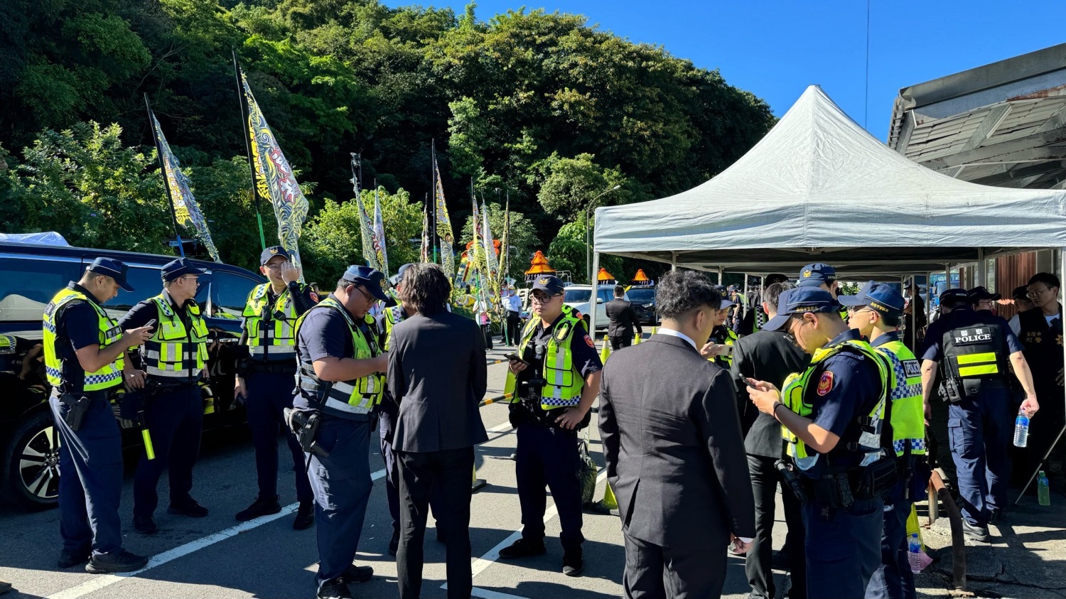 基隆警為防止幫派公開串聯,確保公共安全及交通秩序。(記者薛秀蓮翻攝)