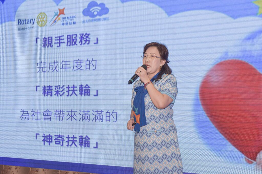 日紅生活水素總經理陳幸吟,接任雲聯網扶輪社社長一職。