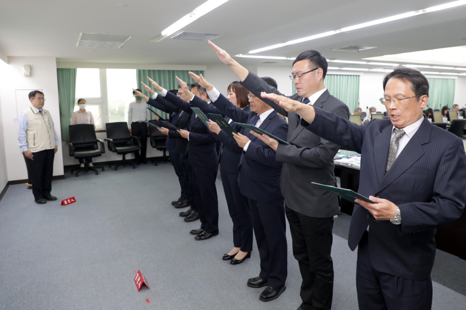 南市新任7區長宣誓就職   黃偉哲：勇於承擔責任、積極任事