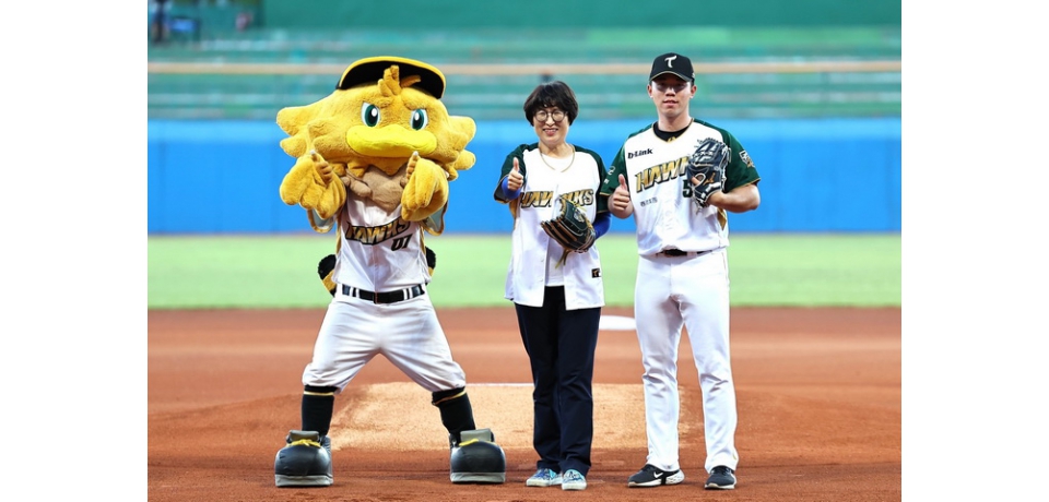 一日雙「球」！臺東縣長饒慶鈴邀請全國鄉親來台東白天追熱氣球 晚上看棒球