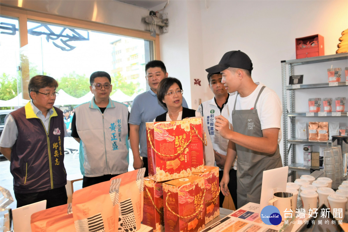 縣長王惠美等人參訪Eagle Valley Cafe(老鷹咖啡)。圖／記者鄧富珍攝