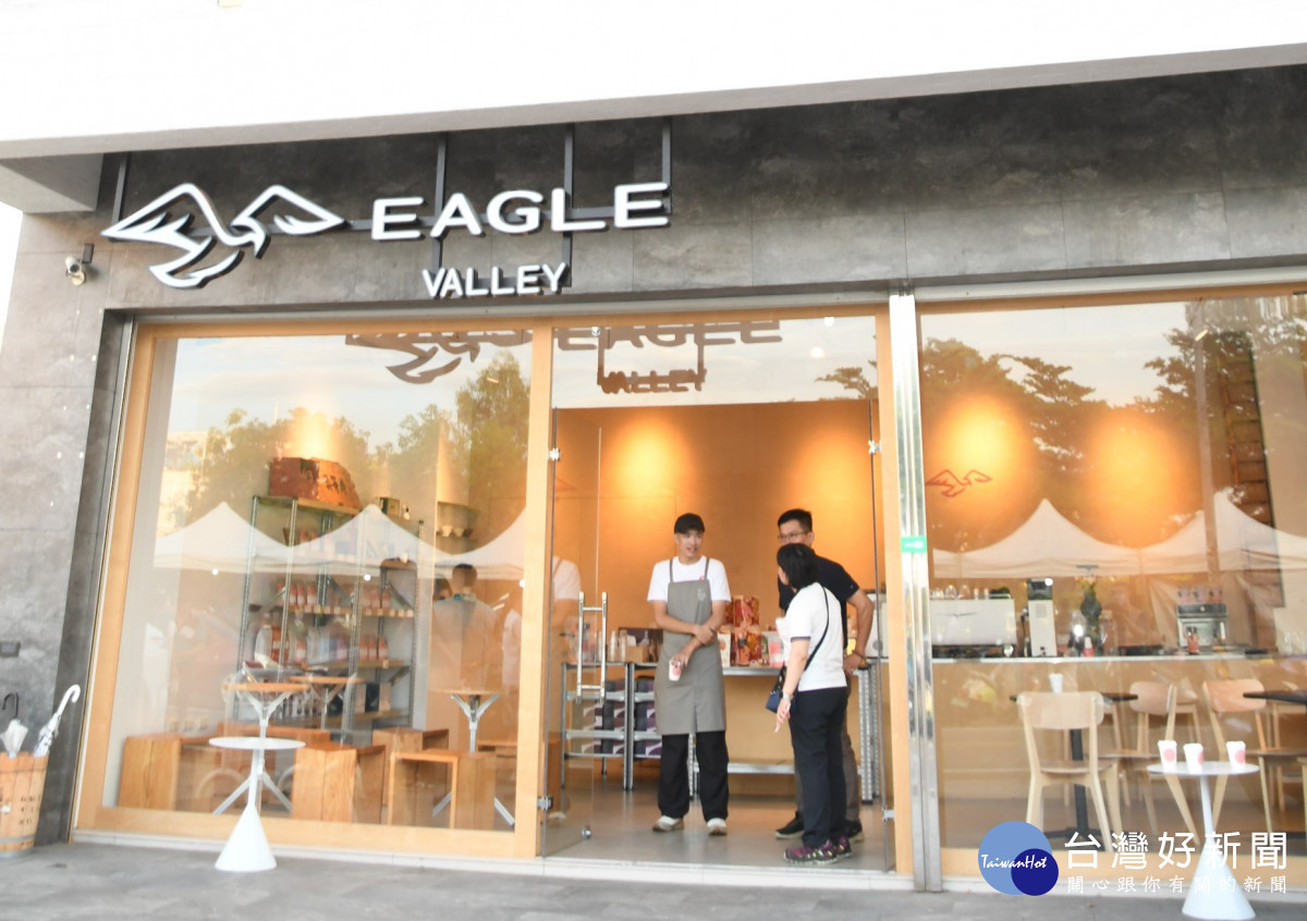 位於大勇街上的Eagle Valley Cafe(老鷹咖啡)。圖/記者鄧富珍攝